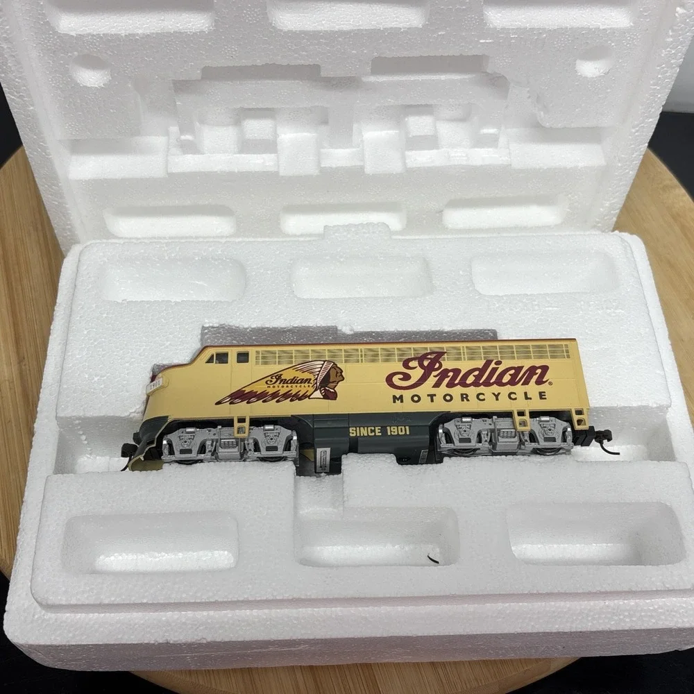 Hawthorne Village Indian Motorcycle Express Diesel Locomotive Train Car HO NEW